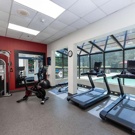 Hampton Inn & Suites Raleigh Cary Lenovo Center Экстерьер фото