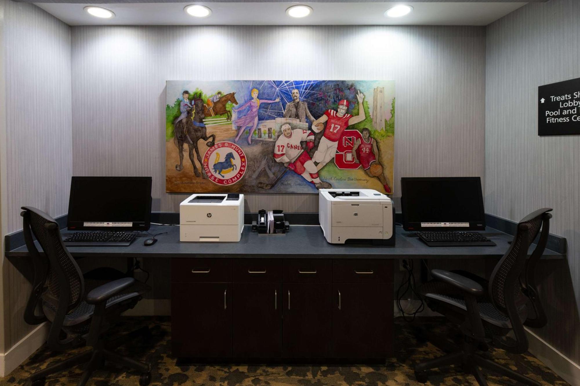 Hampton Inn & Suites Raleigh Cary Lenovo Center Экстерьер фото